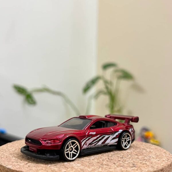 18 Ford Mustang GT