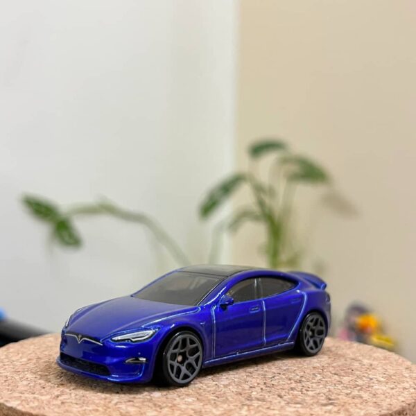 Hot Wheels Tesla Model S Plaid (Uncarded)