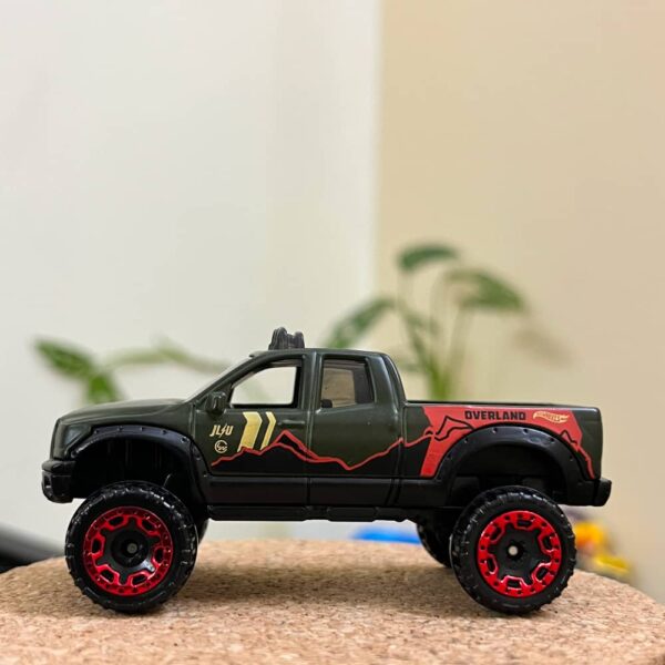 Hot Wheels 2010 Toyota Tundra