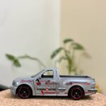 Hot Wheels 99 Ford F-150 SVT Lightning (Uncarded)