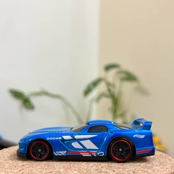 Hot Wheels Dodge Viper GTS-R (Uncarded)