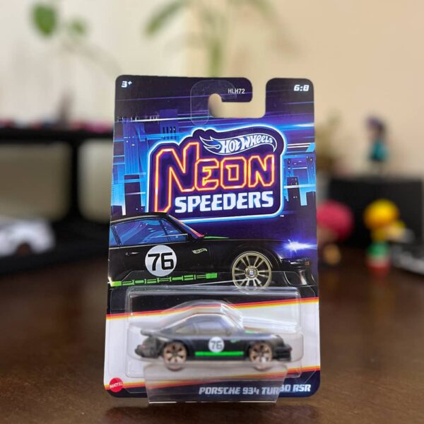 Neon Speeders Porsche 934 Turbo RSR