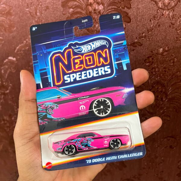 Neon Speeders #7 70 Dodge Hemi Challenger