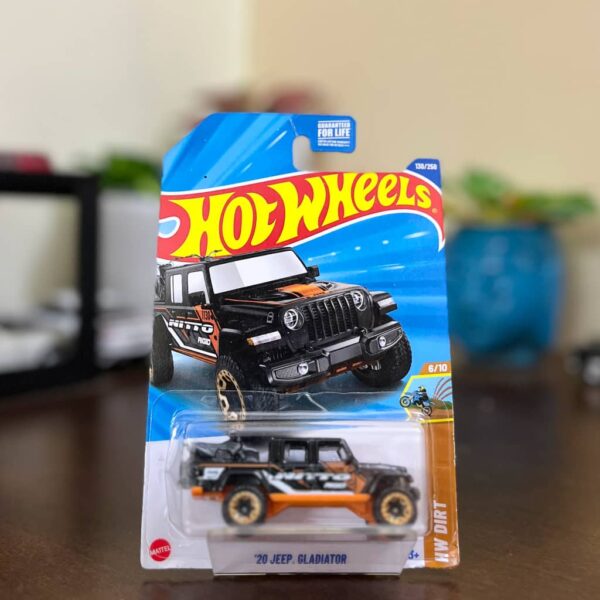 Hot Wheels '20 Jeep Gladiator – HW Dirt Series 1:64 Off-Road Die-Cast (Imported)