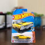 Hot Wheels ’69 Dodge Coronet Super Bee – Muscle Mania 1:64 Die-Cast Car