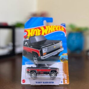 Hot Wheels ’75 Chevy Blazer Custom Black – HW Dirt Series 1:64 Die-Cast (Imported)
