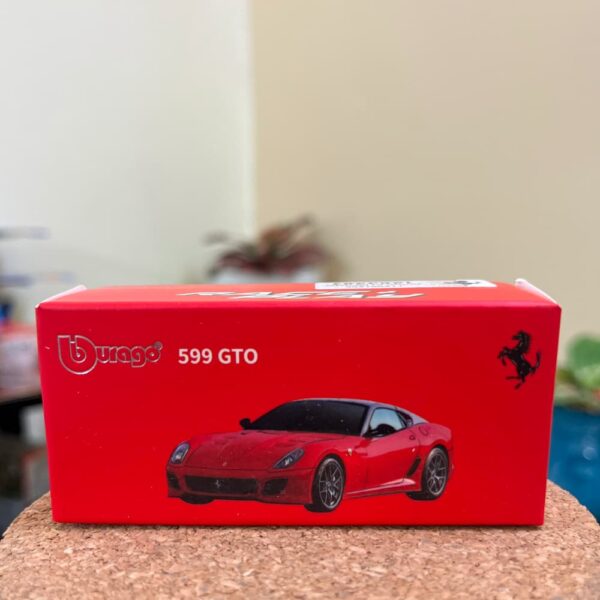 Bburago Ferrari 599 GTO – Race + Play 1:64 scale red die-cast model