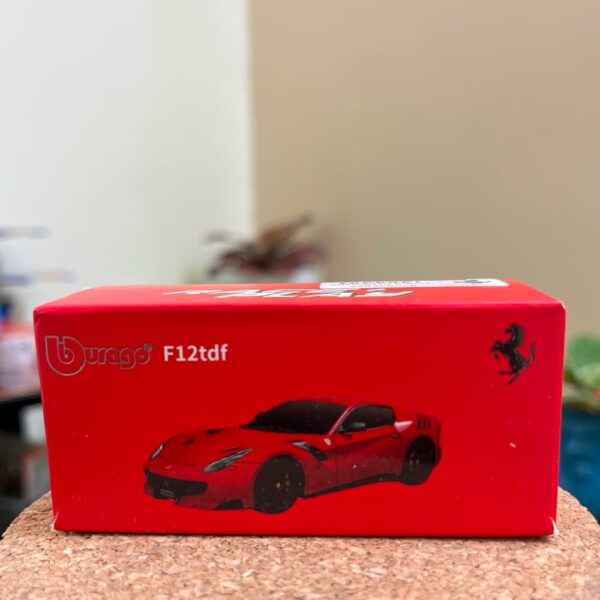 Bburago Ferrari F12tdf – Race + Play 1:64 scale red die-cast model