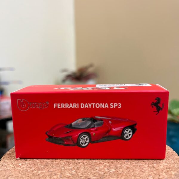 Bburago Ferrari Daytona SP3 Red – Race + Play 1:64 scale Ferrari red die-cast model