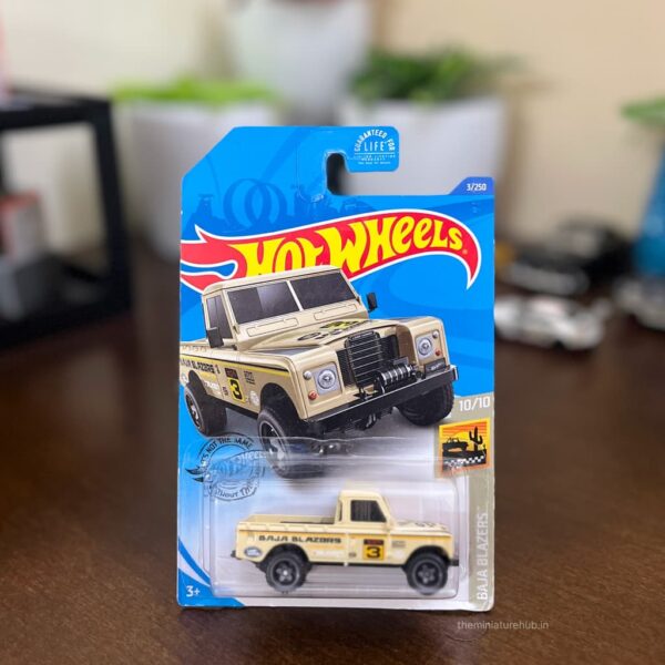 Hot Wheels Land Rover Series III Pickup Diecast Car 1:64 Baja Blazers
