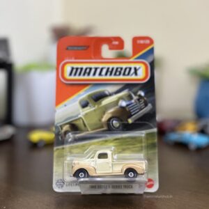 Matchbox 1940 Dodge V-Series Truck 1:64 die-cast beige/brown model