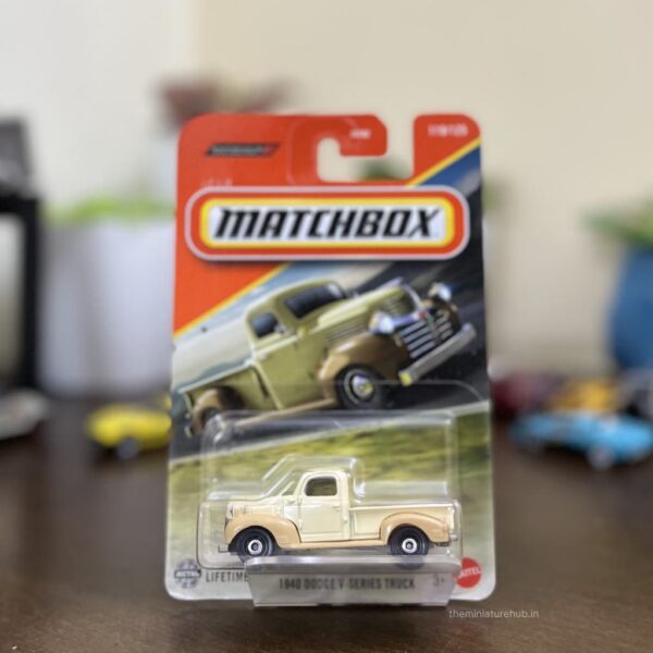 Matchbox 1940 Dodge V-Series Truck 1:64 die-cast beige/brown model