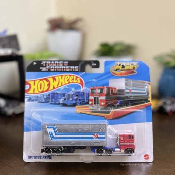 Hot Wheels Transformers Optimus Prime Track Fleet 1:64 die-cast model
