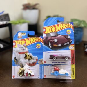 Hot Wheels Porsche 911 Turbo Cabriolet, Quick Chat & Feline Lucky Pack of 3 Die-Cast Cars