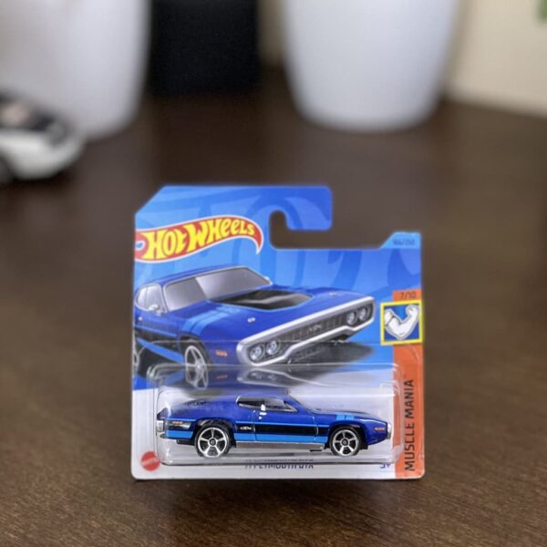 Hot Wheels ’71 Plymouth GTX Imported Short Card Muscle Mania Blue Diecast Car – The Miniature Hub