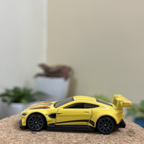 Aston Martin Vantage GTE