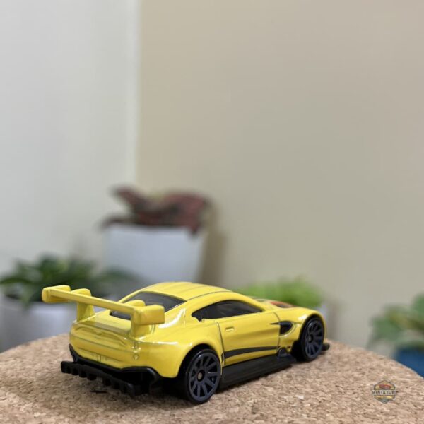 Aston Martin Vantage GTE