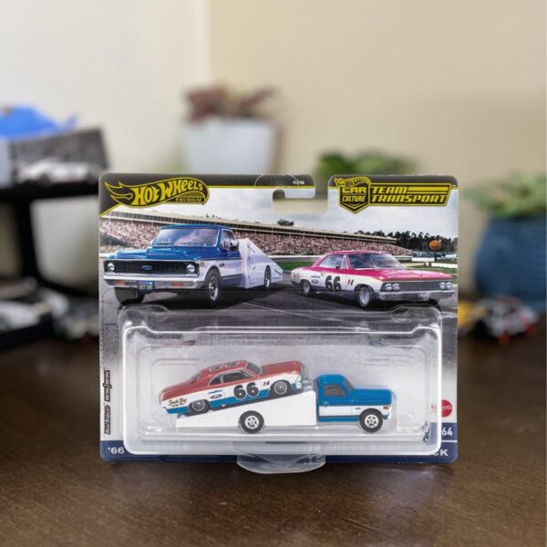 Hot Wheels ’66 Chevelle ’72 Chevy Ramp Truck Team Transport premium diecast