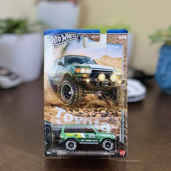 Hot Wheels Silver Series Toyota Land Cruiser 80 1:64 die-cast SUV
