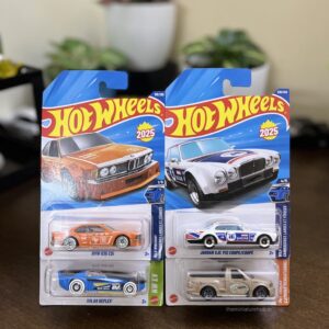 Hot Wheels Jaguar BMW Ford F-150 Solar Reflex pack of 4