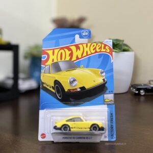 Hot Wheels Basic Car Porsche 911 Carrera RS 2.7 (HXP85)
