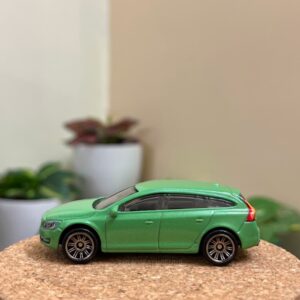 Matchbox 2016 Volvo V60 Wagon Green Exclusive 1:64 – Loose