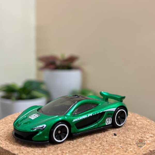 Hybrid Speed McLaren P1