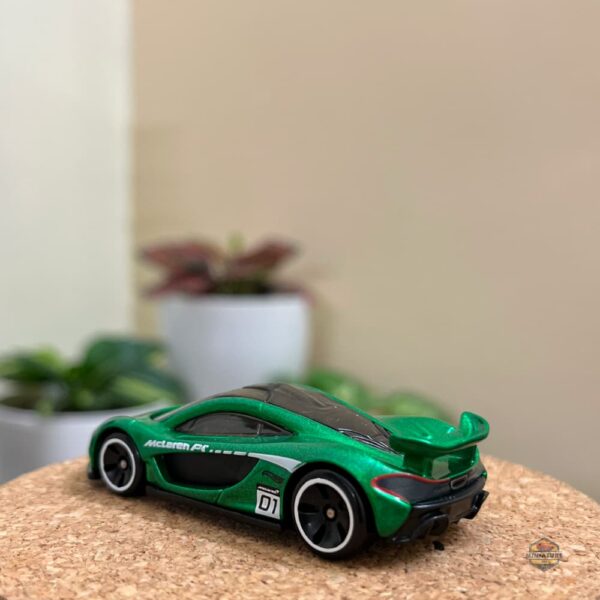 Hybrid Speed McLaren P1