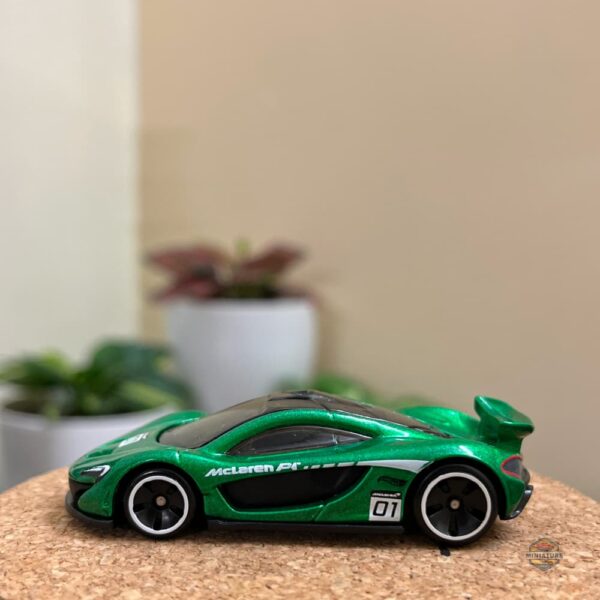 Hybrid Speed McLaren P1