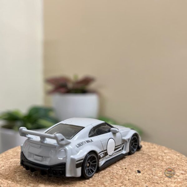 LB-Silhouette Works GT Nissan 35GT-RR Ver.2