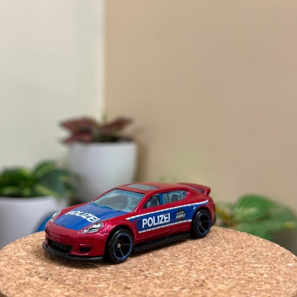 Hot Wheels Porsche Panamera Polizei HW Rescue 1:64 Imported – Uncarded