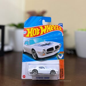 Hot Wheels ’73 Pontiac Firebird white Muscle Mania die-cast