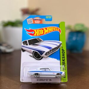 Hot Wheels 69 Chevelle SS 396 White 2015 Muscle Mania 231/250 MC5