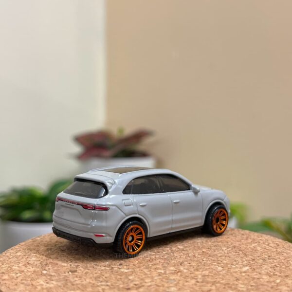 Matchbox Porsche Cayenne Turbo uncarded grey SUV bronze wheels