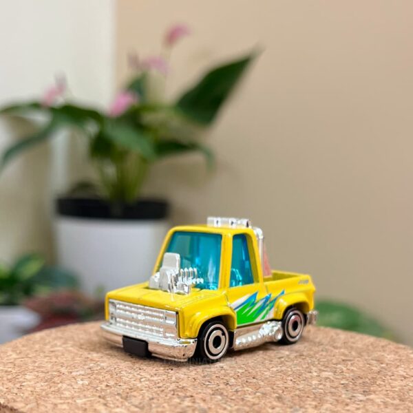 Hot Wheels 1983 Chevrolet Silverado Tooned, Yellow (Uncarded)