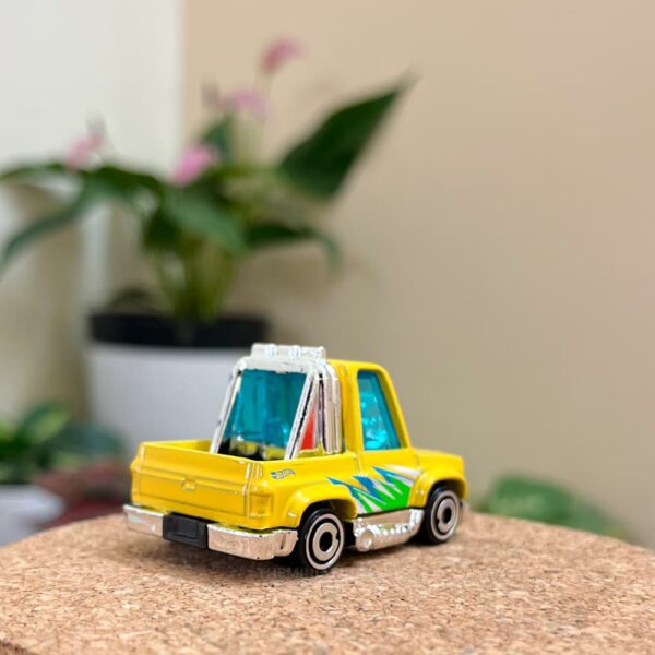 Hot Wheels 1983 Chevrolet Silverado Tooned, Yellow (Uncarded)