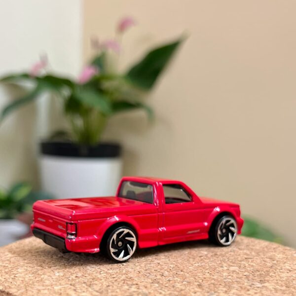 Hot Wheels GMC Syclone 1991 Red Pickup