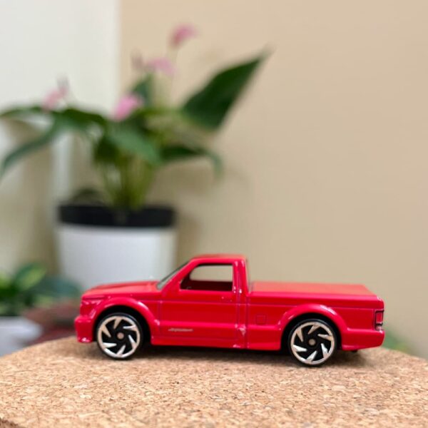 Hot Wheels GMC Syclone 1991 Red Pickup