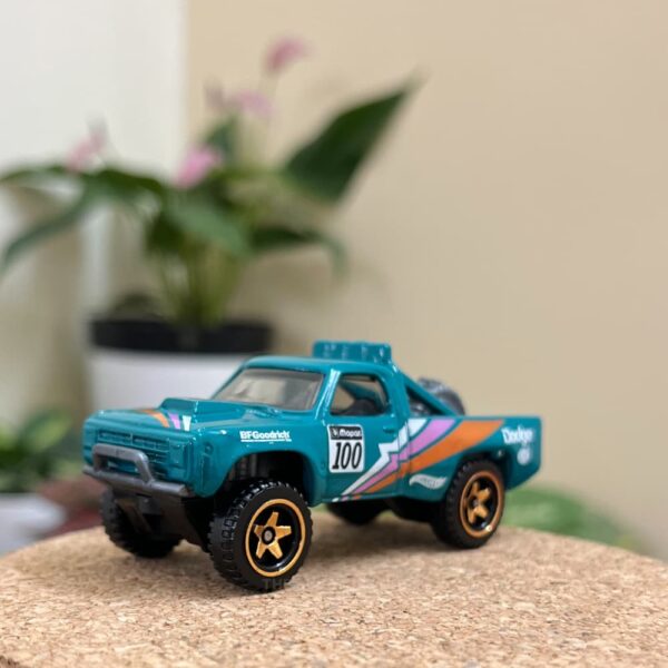 Hot Wheels 1987 Dodge D100 Teal Uncarded