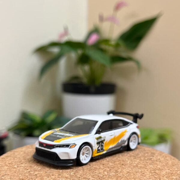 Hot Wheels ’24 Honda Civic Type R Team Transport uncarded Legends Tour car
