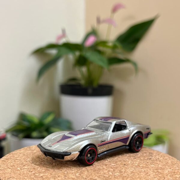 Hot Wheels ’69 Corvette Zamac uncarded silver finish model