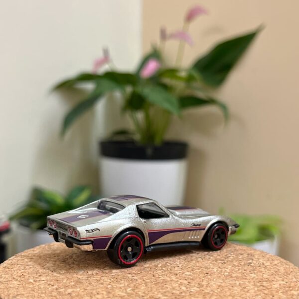 Hot Wheels ’69 Corvette Zamac uncarded silver finish model