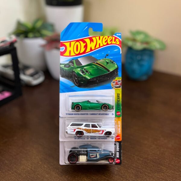 Hot Wheels Pagani Huayra Roadster Chevelle SS Wagon Mid Mill imported combo set