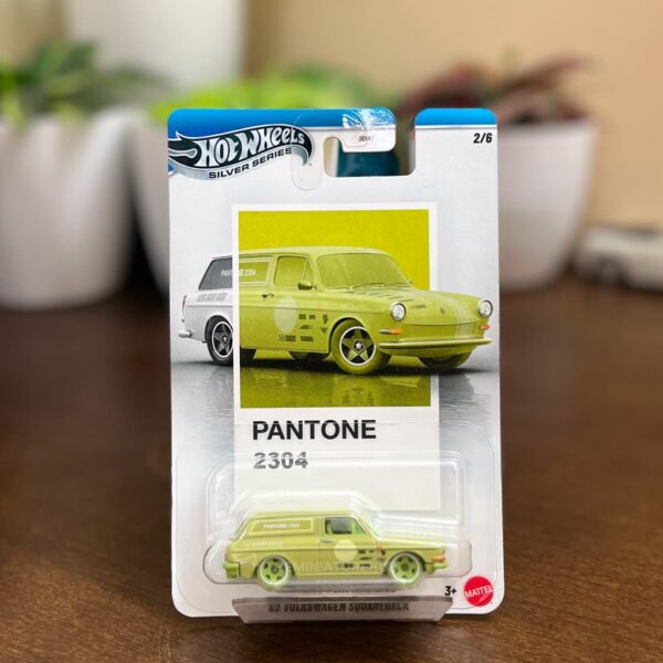 Hot Wheels Custom 69 Volkswagen Squareback Pantone 2304 Silver Series