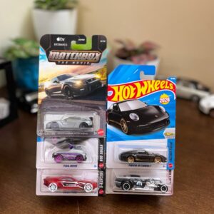 Hot Wheels vs Matchbox Combo 1 Pack of 5