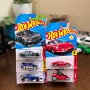 Hot Wheels Dodge Charger vs Dino combo pack of 5 diecast cars
