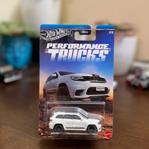 Hot Wheels 2019 Jeep Grand Cherokee Trackhawk white diecast SUV Silver Series