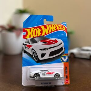 Hot Wheels 2018 Chevrolet Camaro SS white diecast muscle car HW Torque series