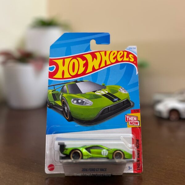 Hot Wheels 2016 Ford GT Race green diecast Le Mans winner Then and Now series