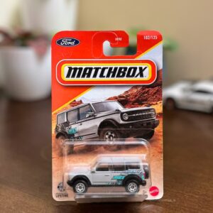 Matchbox 2021 Ford Bronco diecast SUV 102/125 on blister card